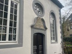 Fassadenanstrich-alte-Synagoge-in-Alsenz-Eingang
